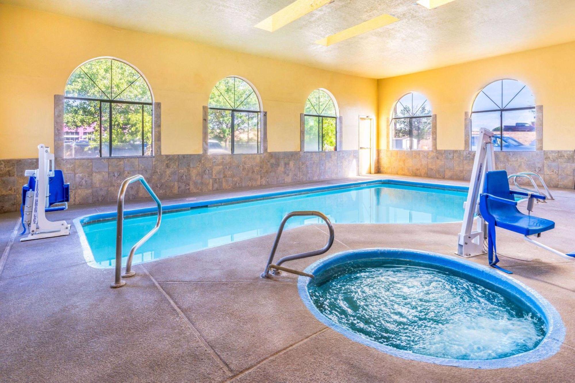 Days Inn By Wyndham Los Lunas Exterior photo
