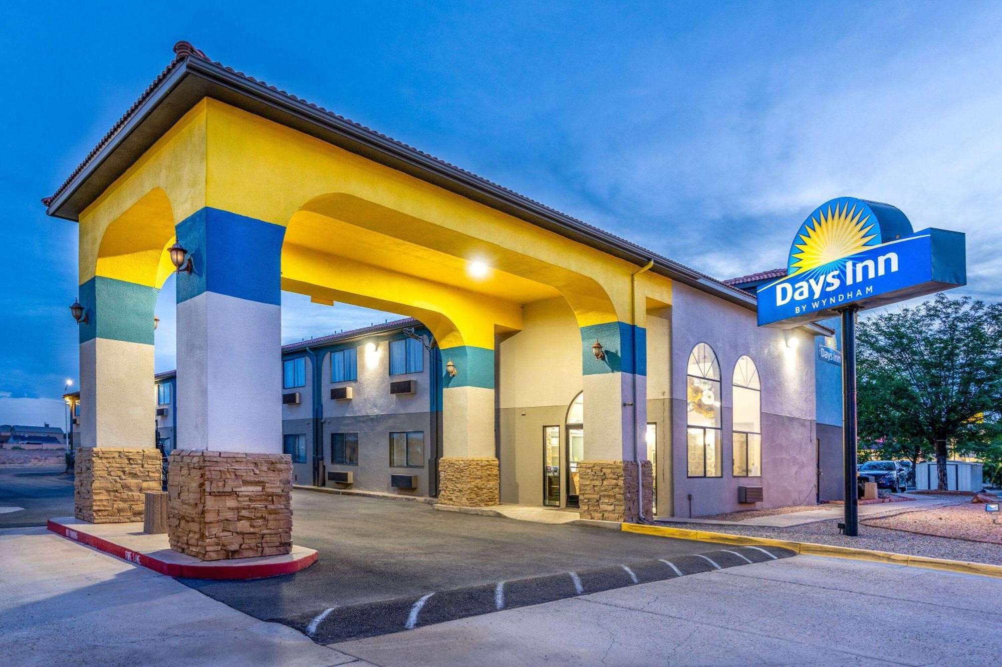Days Inn By Wyndham Los Lunas Exterior photo